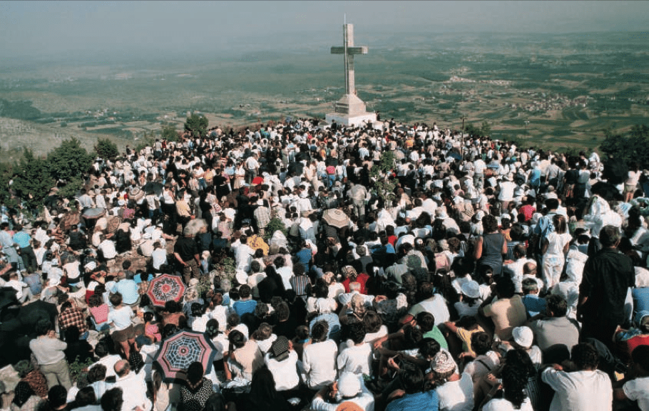 Het kaartenhuis van hoogleraar Bax: feit en fictie op voet van&nbsp;oorlog