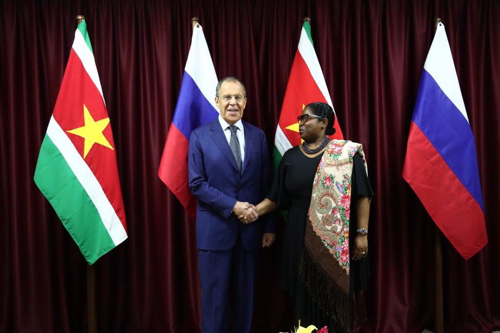 Bouterse richt zich op Moskou: Suriname trekt erkenning Kosovo&nbsp;in